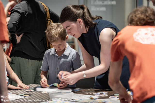 Flexagon maze by Weichun Chang - Maths at the Museum