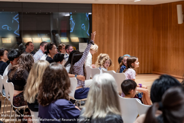 A magic show by Tadashi Tokieda - Maths at the Museum